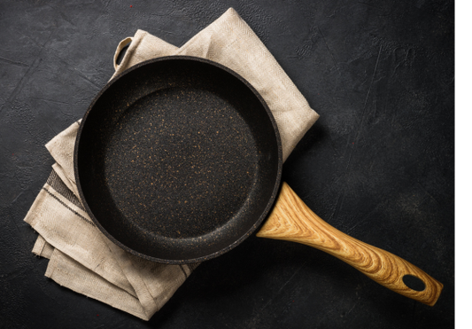 【2026年版】キャンプ用フライパン初心者向け完全ガイド｜選び方や使い方メンテナンスの基本